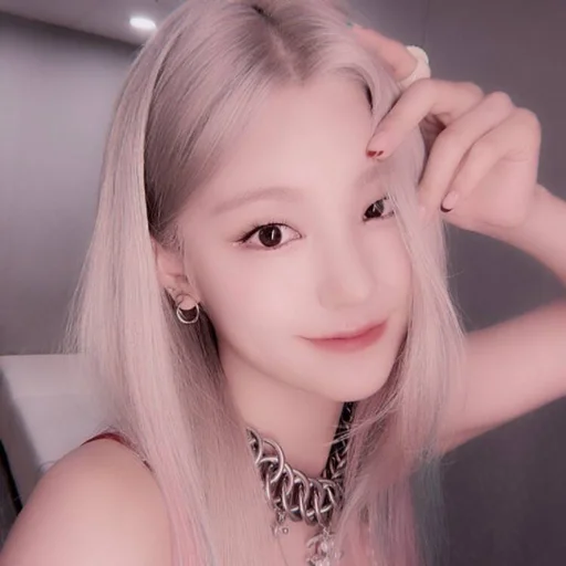 황예지 — HWANG YE-JI —