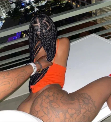 Стикер 🥴 из набора Join 4 More Party