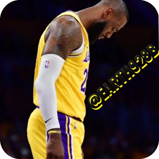 Стикер 🙂 из набора LeBron James •