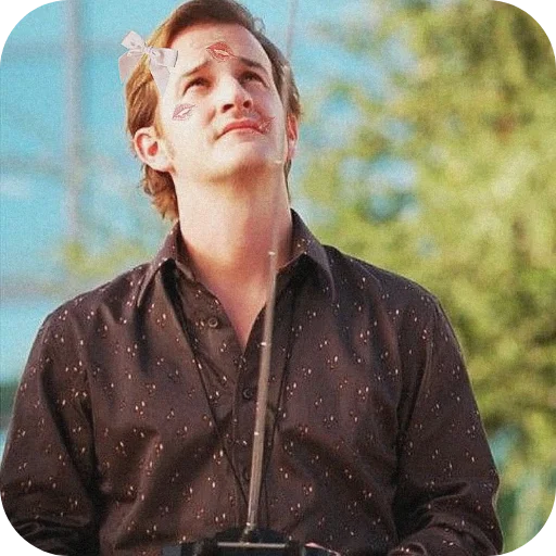 Стикер 🧥 из набора 𝙶𝙰𝙱𝚁𝙸𝙴𝙻𝙻(≧◡≦)