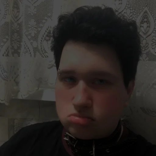 Стикер 🥺 из набора Наркоманы Петровичи 👽