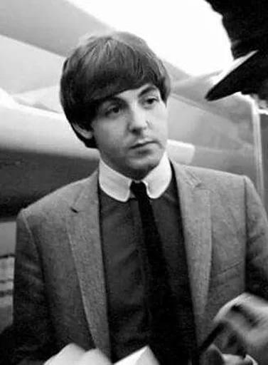 Стикер ➖ из набора The Beatles