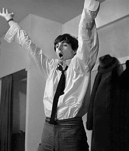 Стикер ➖ из набора The Beatles