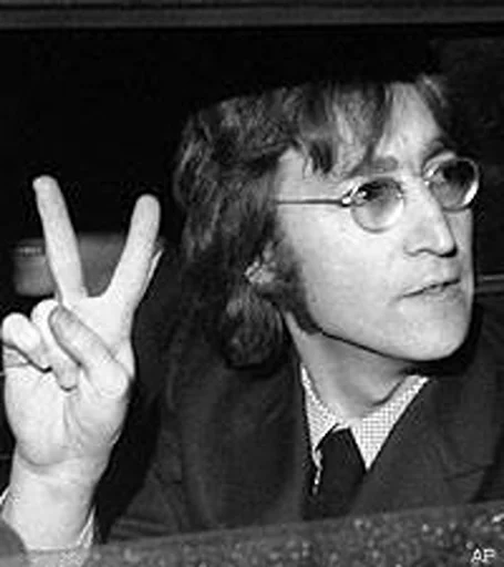 Стикер ➖ из набора The Beatles
