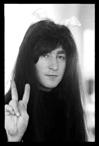Стикер ➖ из набора The Beatles
