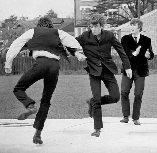 Стикер 🕺 из набора The Beatles ::