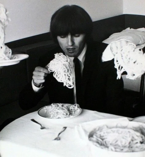 Стикер 🍽️ из набора The Beatles ::