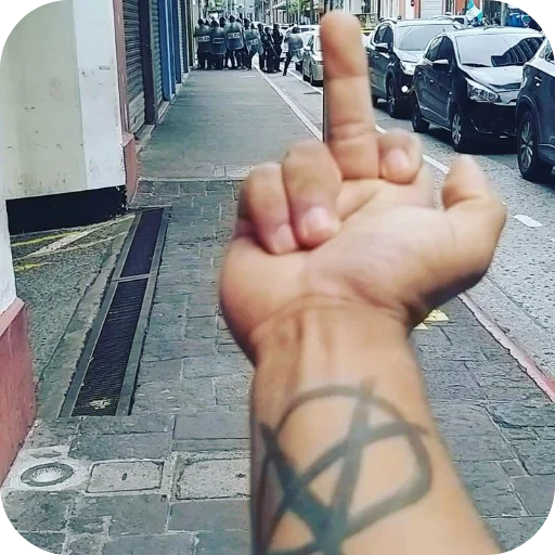 Стикер 🖕 из набора В.А.К.С